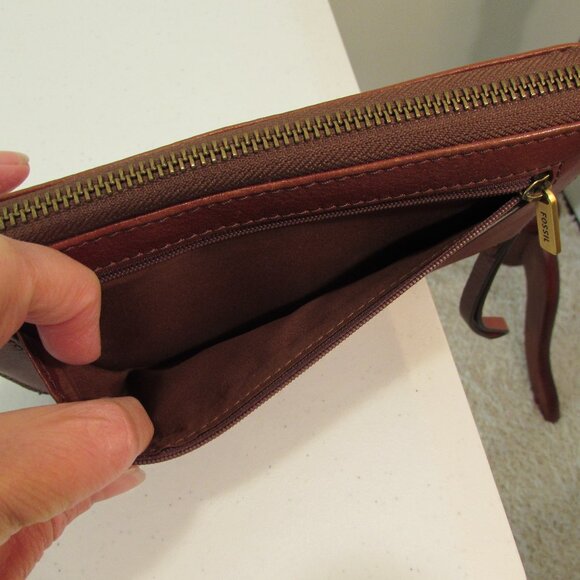 Fossil Medium Brown Jori Zip Clutch *FLAW* - Picture 6 of 15